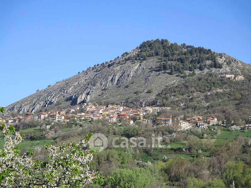 Case Indipendenti in vendita a Tagliacozzo in zona San Donato Casa.it