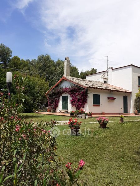 Case con giardino in vendita a Foggia in zona Arpinova Casa.it