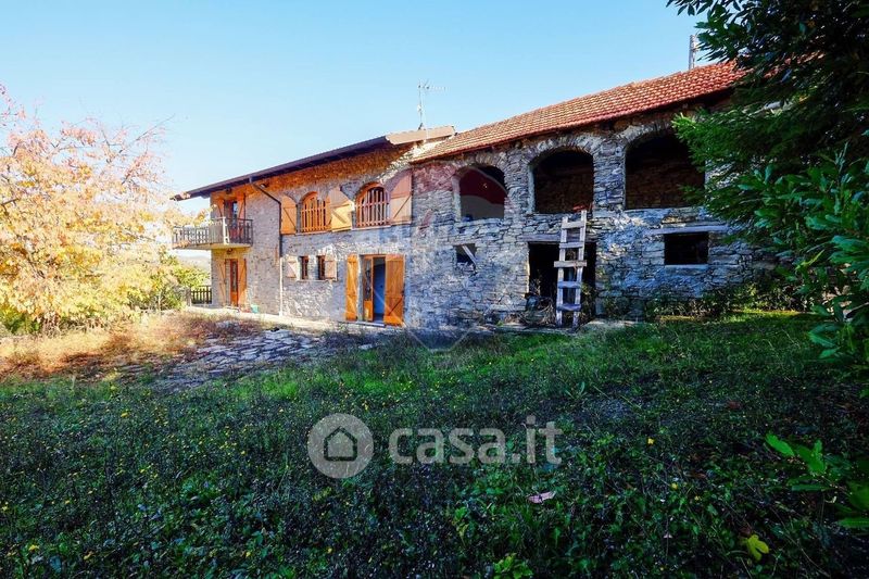 Rustici Casali Con Giardino In Vendita A Dego Casa It