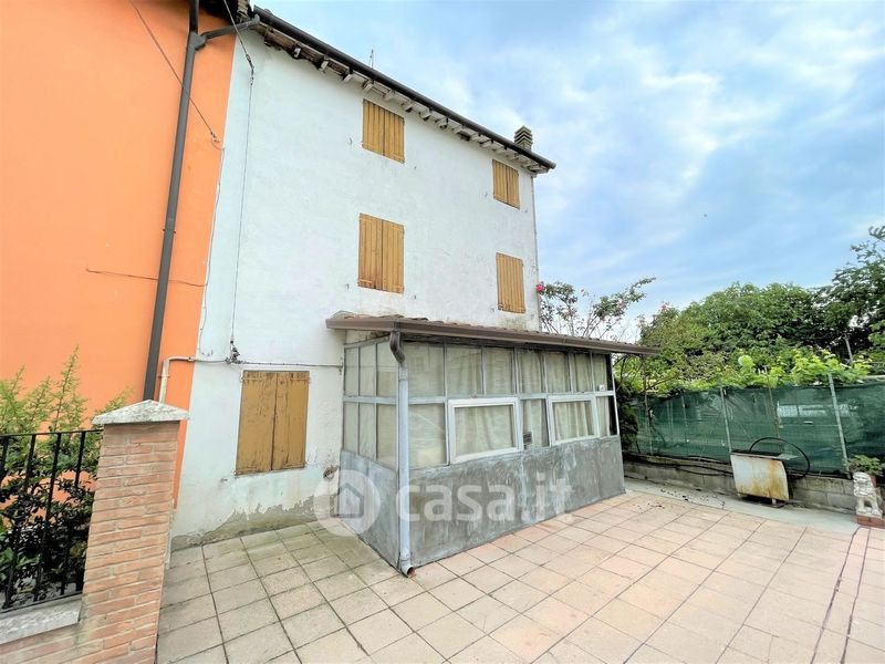 Villette A Schiera Con Giardino Privato Da Ristrutturare In Vendita In ...