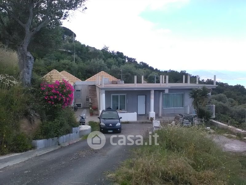 Villa in Vendita in Catutè 50 a Capo d'Orlando 180mq Casa.it