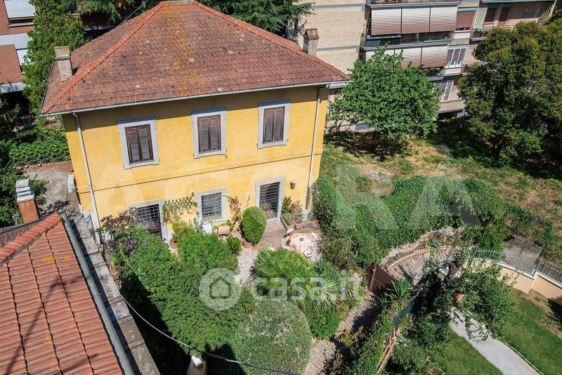 Case Bifamiliari, Trifamiliari Con Giardino In Vendita Nel Quartiere ...